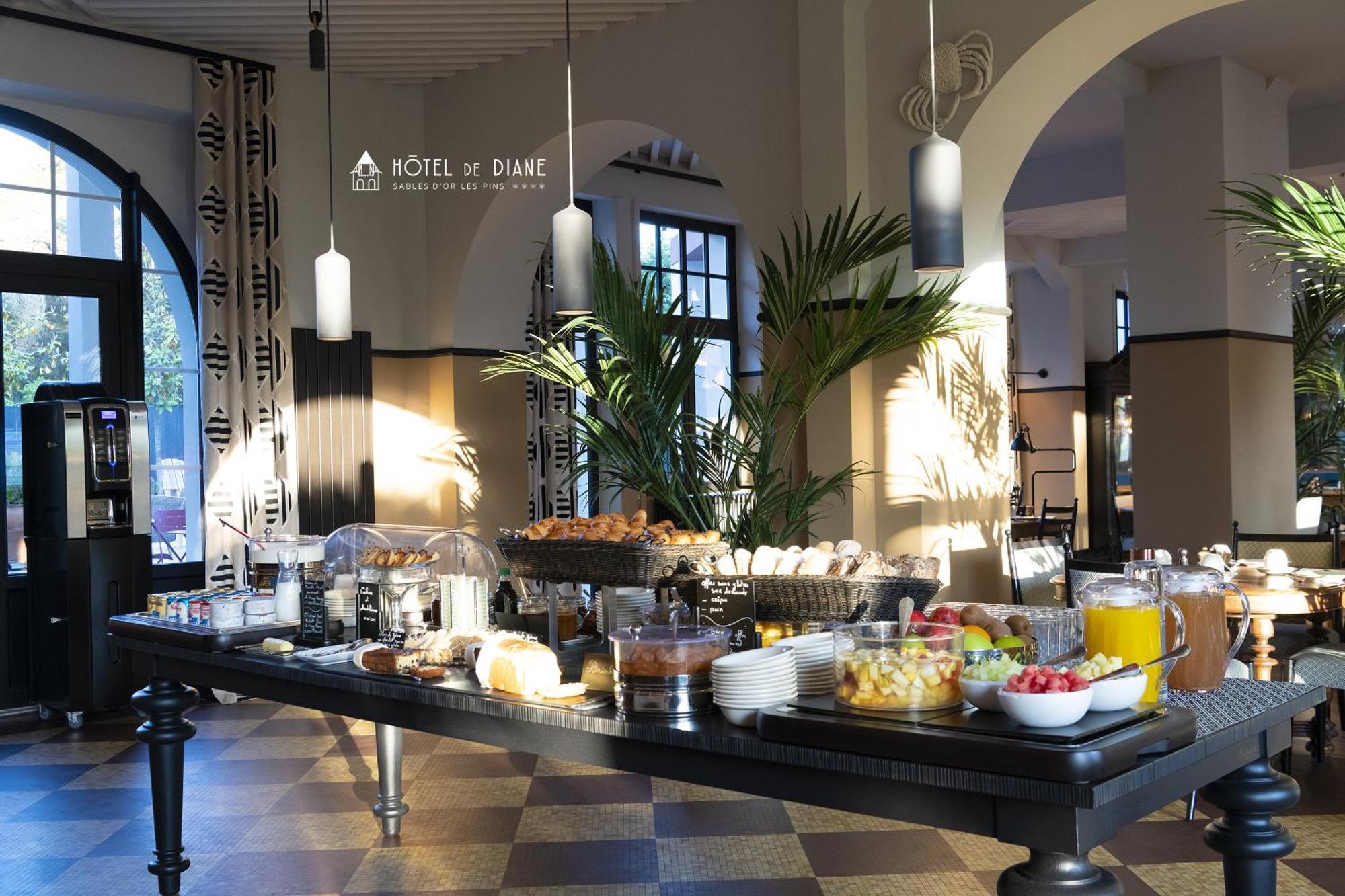 Hotel De Diane Sables-dʼOr-les-Pins Esterno foto